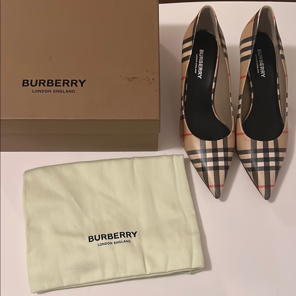 Burberry Women's Plaid Pumps 8.5